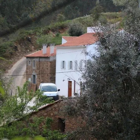 Casa De Pedra Pensión *